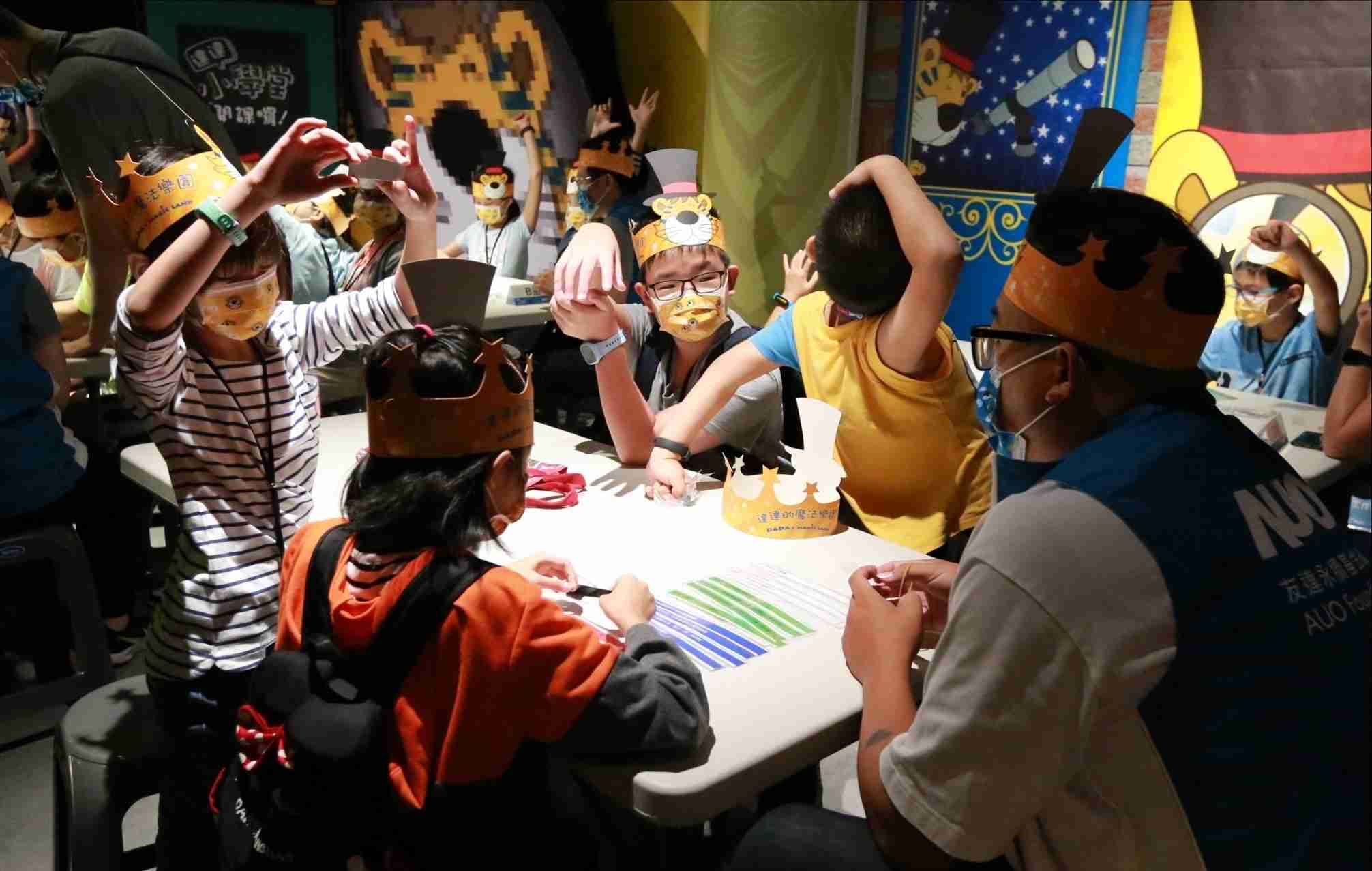 优游UB8以永续理念推动全人教育计划，，，内外结盟储备科普教育人才，，，，荣获亚太永续行动奖社会共融面的金奖肯定